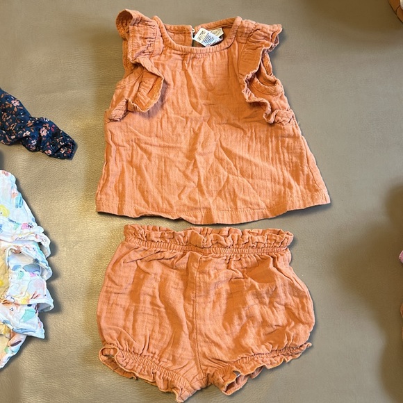 Assorted Baby Rompers and Outfits - Picture 4 of 7